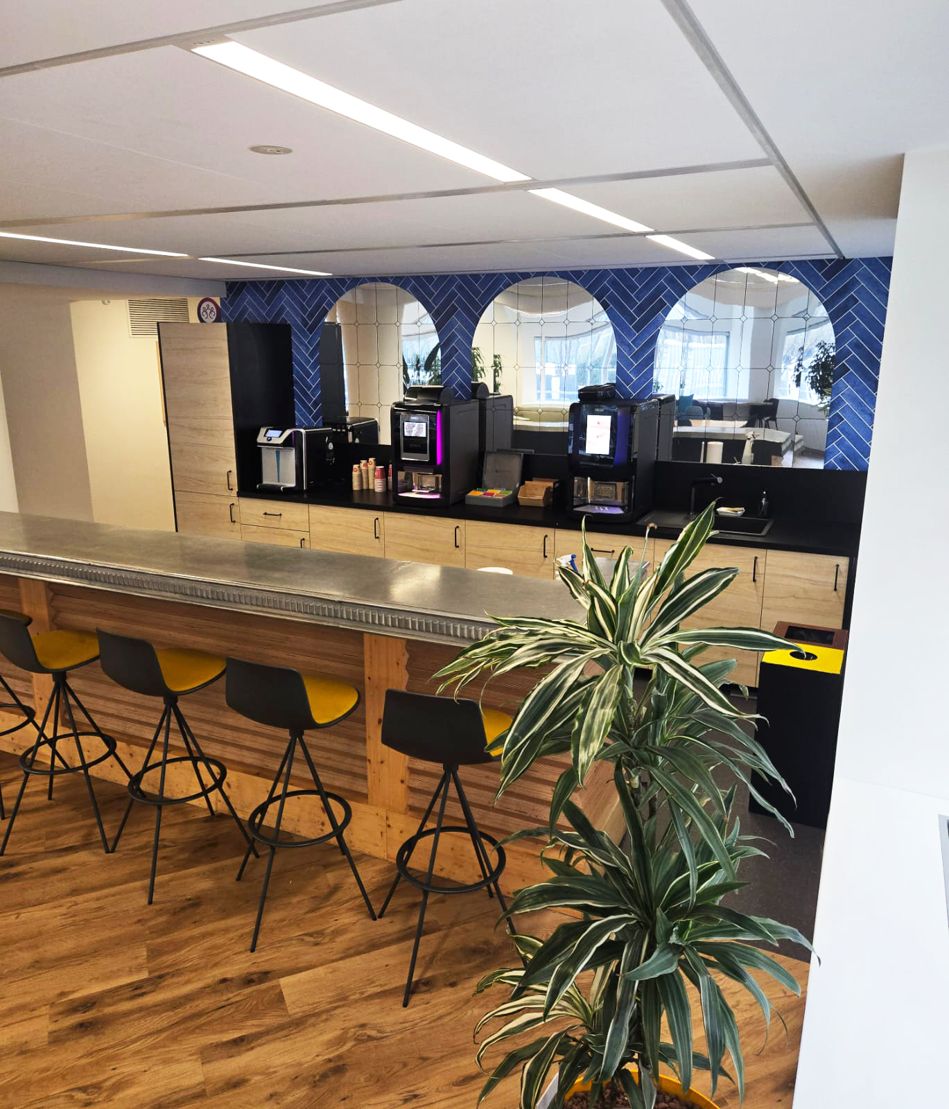 Am&eacute;nagement &eacute;lectrique des bureaux Lagard&egrave;re | SITCF image 2