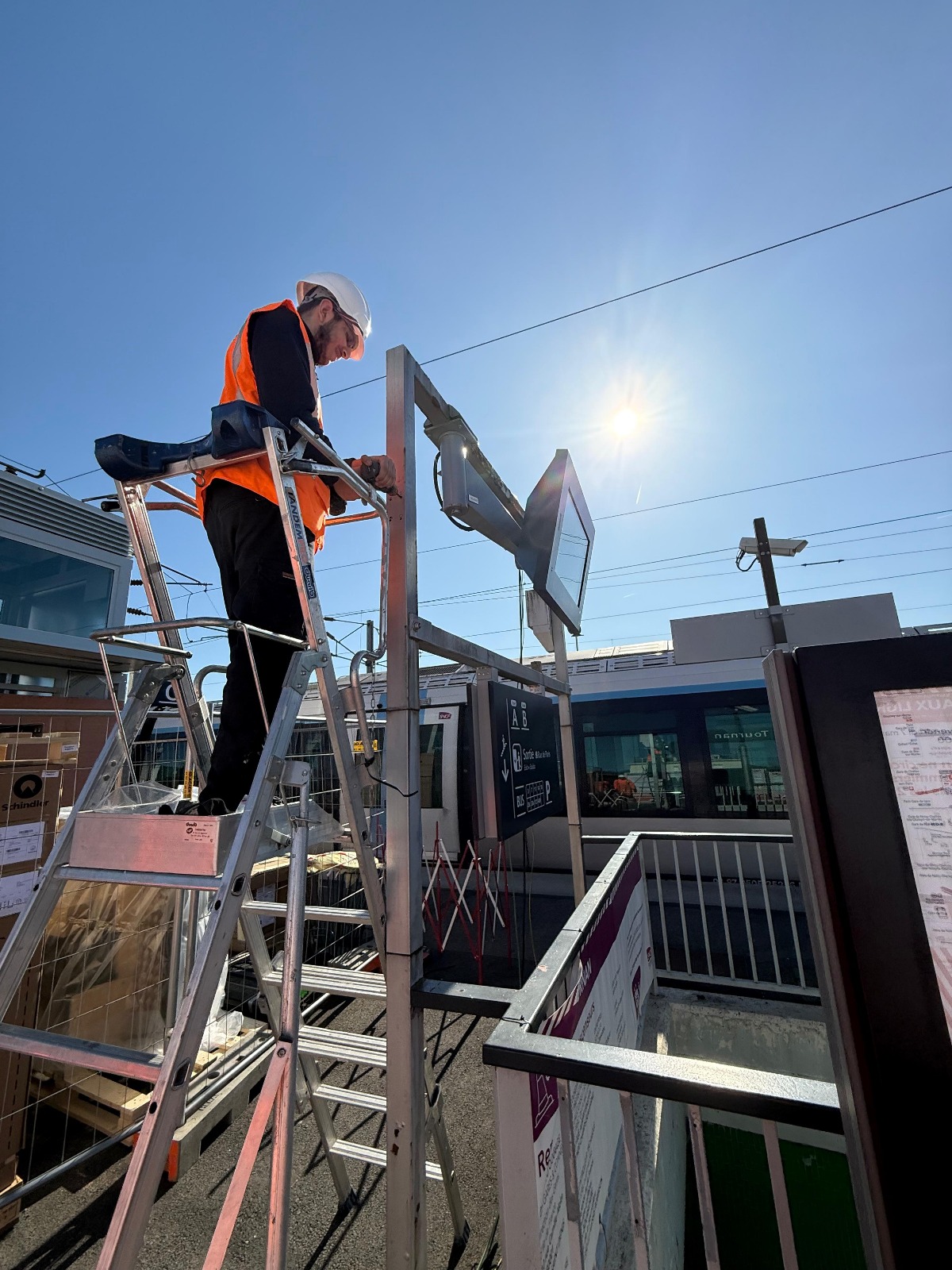 Travaux électriques Gare de Tournan-en-Brie image 3