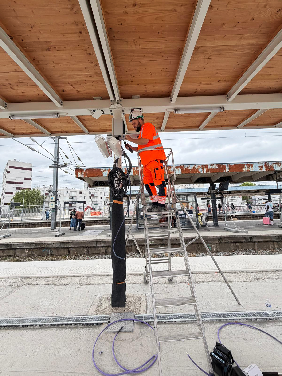 Travaux &eacute;lectriques &agrave; la gare de Rosny-Bois-Perrier | SITCF image 8