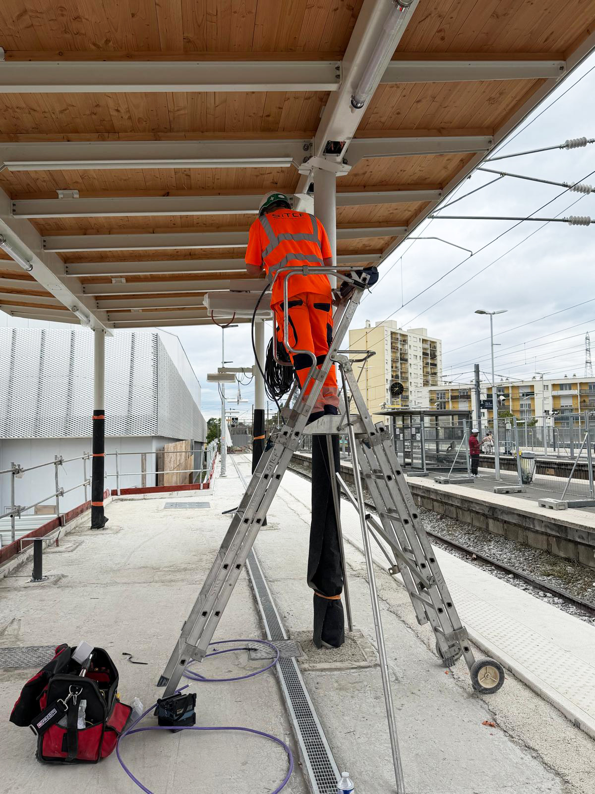 Travaux &eacute;lectriques &agrave; la gare de Rosny-Bois-Perrier | SITCF image 10
