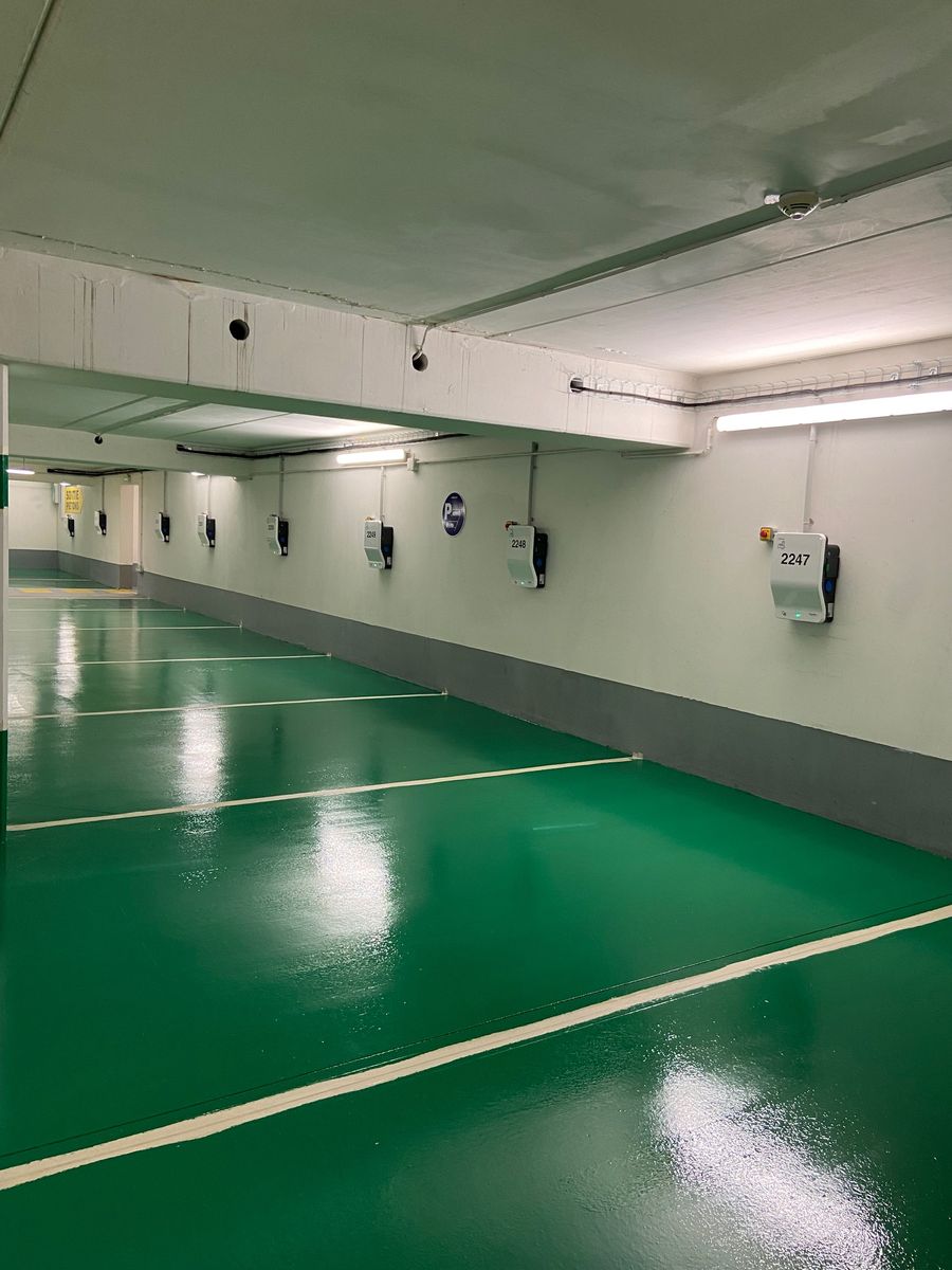 Installation de bornes de recharge IRVE dans un parking résidentiel | SITCF 95 image 2