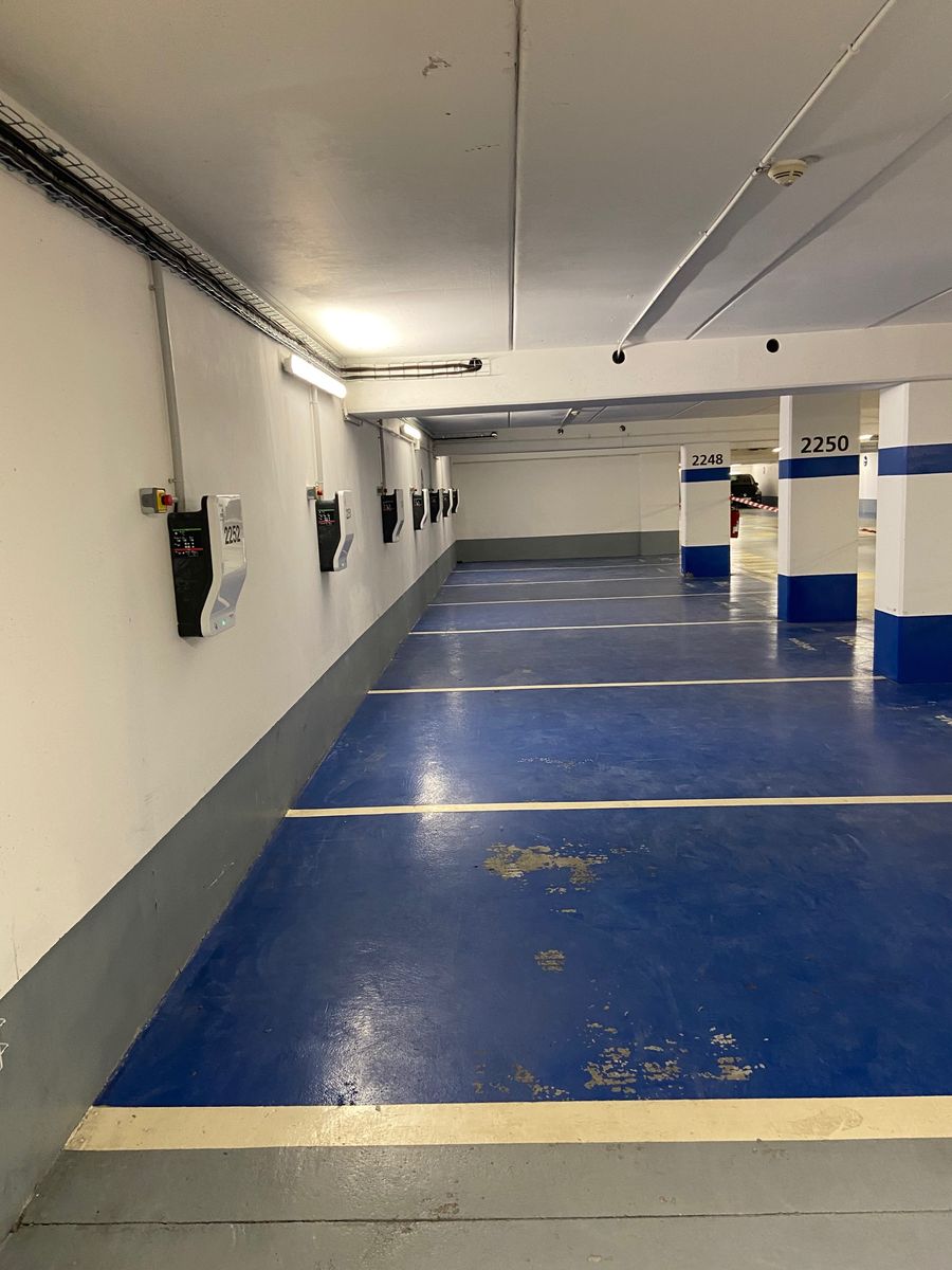 Installation de bornes de recharge IRVE dans un parking résidentiel | SITCF 95 image 6