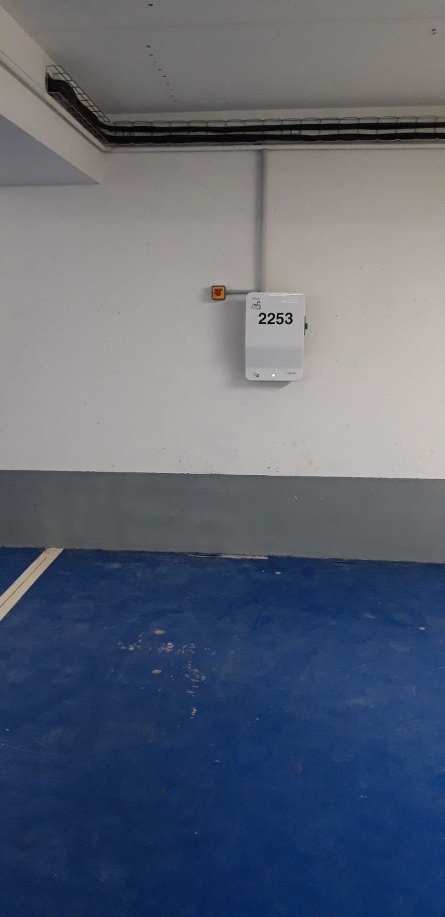 Installation de bornes de recharge IRVE dans un parking résidentiel | SITCF 95 image 9