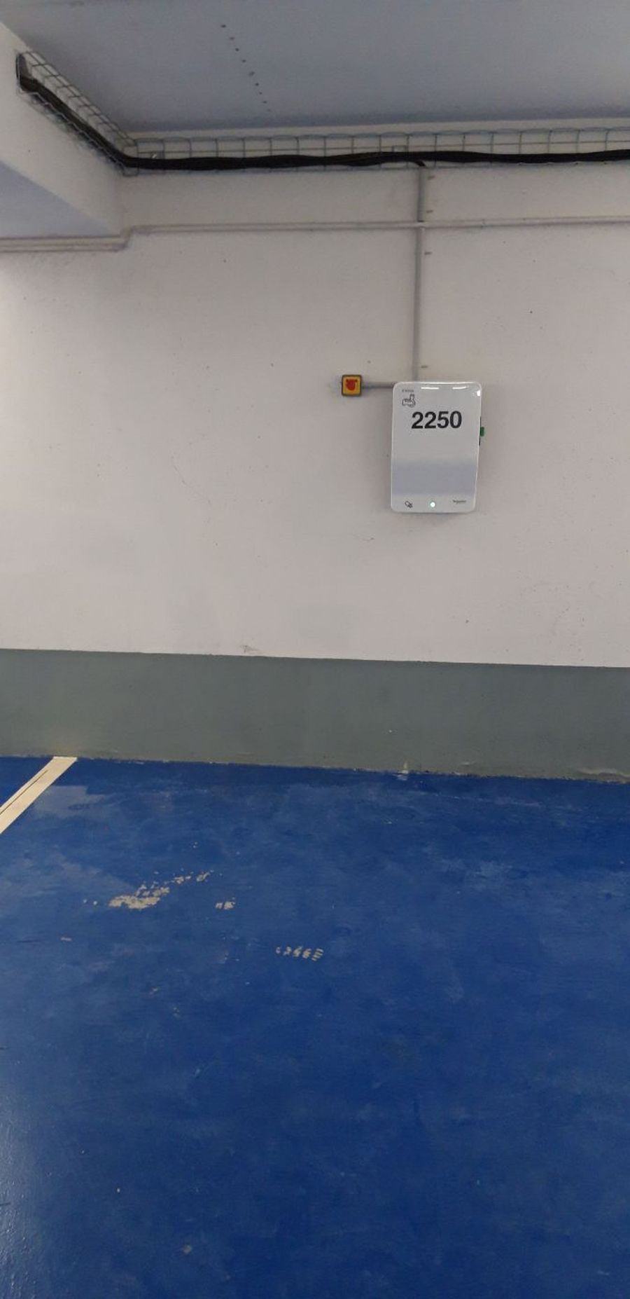 Installation de bornes de recharge IRVE dans un parking résidentiel | SITCF 95 image 12