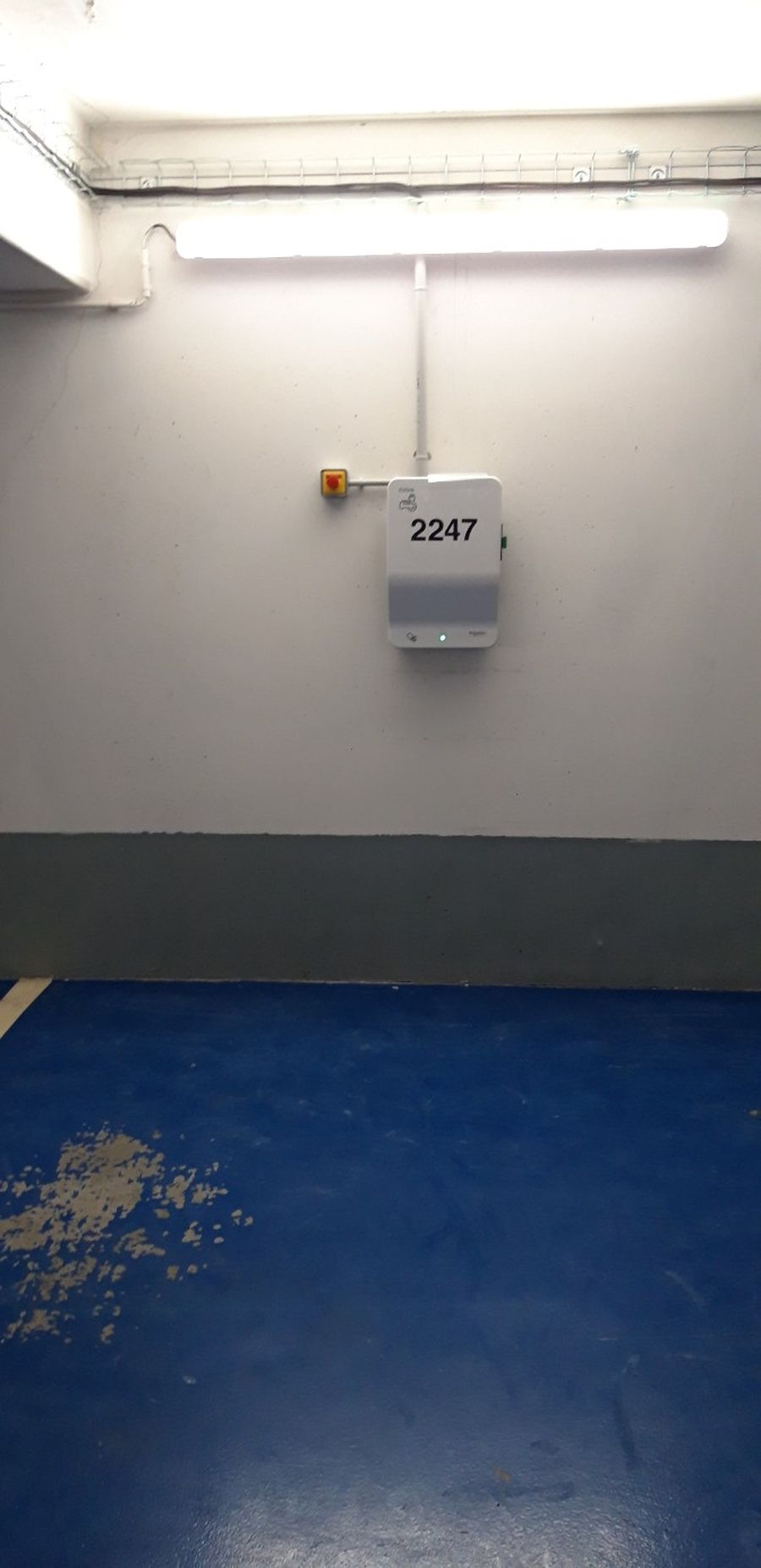 Installation de bornes de recharge IRVE dans un parking résidentiel | SITCF 95 image 14