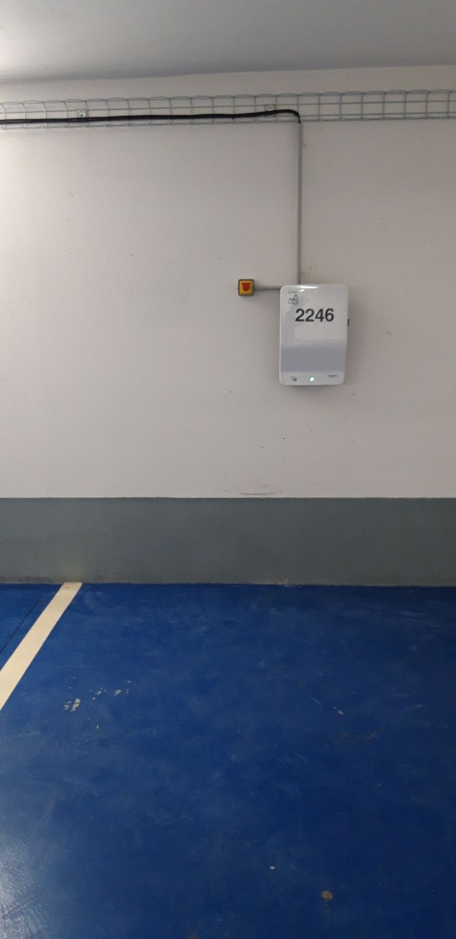 Installation de bornes de recharge IRVE dans un parking résidentiel | SITCF 95 image 15